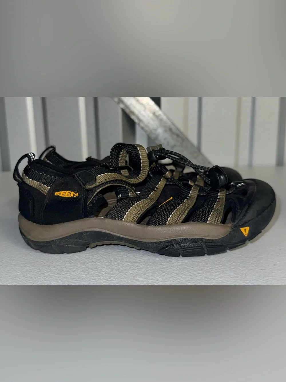 KEEN Newport H2 Kid sandals size 2